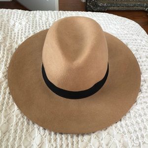 Tan Felt Floppy Hat